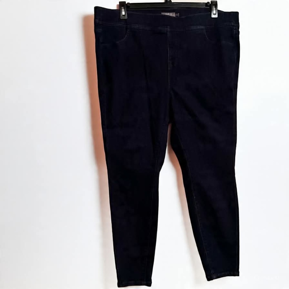 Torrid #FeelTheFit Lean Jean Size 3S Dark Wash Pull-On Jeans